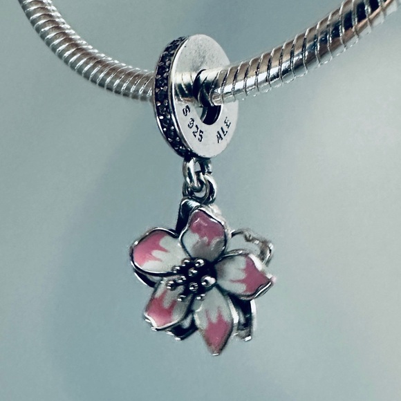 Brand New authentic pandora blossom charm - Picture 2 of 5